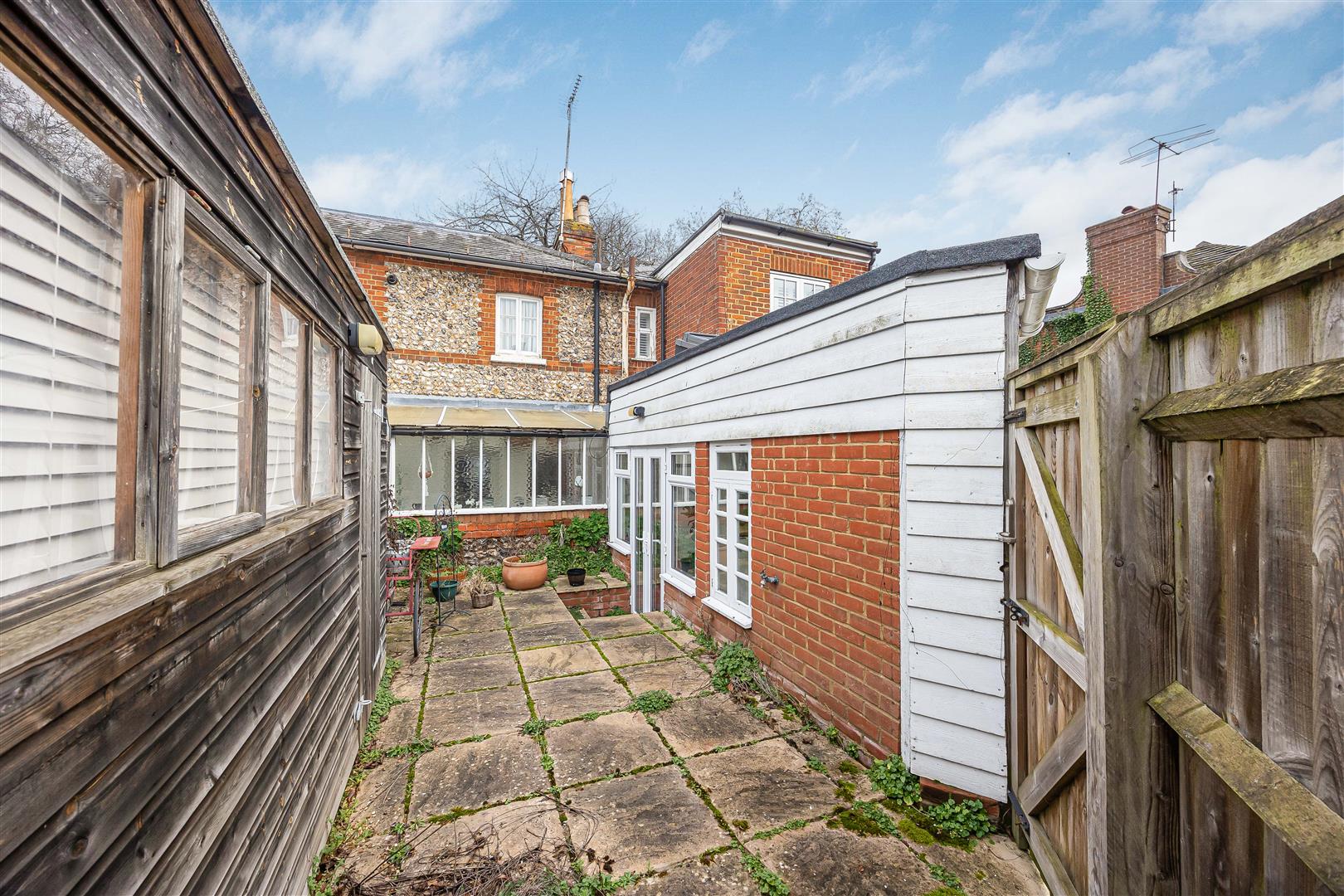 2 bed property in Northfield End, Henley-On-Thames